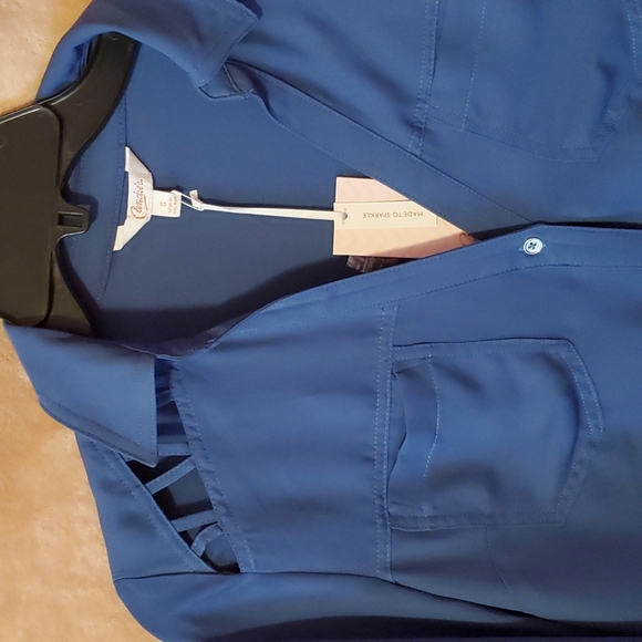 Candies button up blouse - Picture 2 of 8